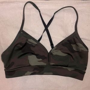 🖤LIKE NEW camo sports bra